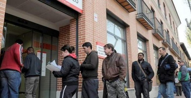 Es mentira que el PP creara con Aznar más de '5 millones de empleos' y con Rajoy más de '3 millones de empleos', como asegura Casado