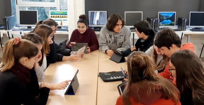 Crean una red de diarios de estudiantes de secundaria para combatir la desinformación