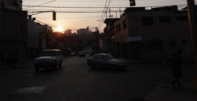 La Caracas del "por si se va la luz"