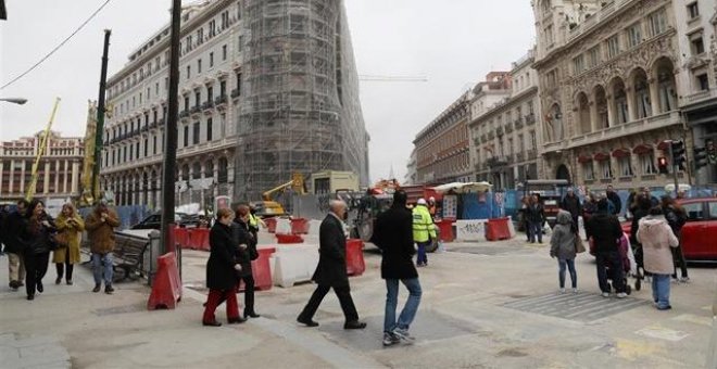 OHL y la Comunidad de Madrid se niegan a explicar el incidente del complejo de lujo de Canalejas que corta la línea 2 de Metro