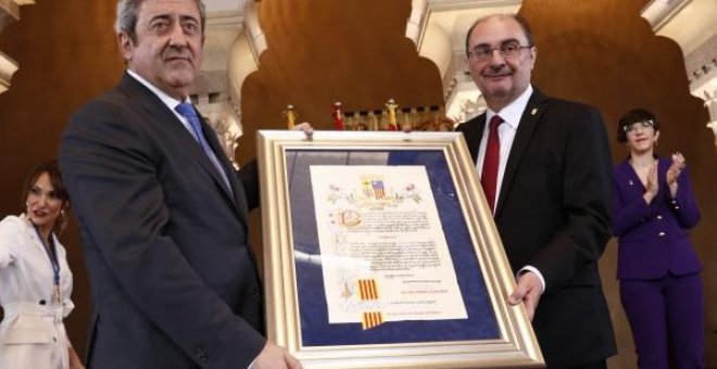 Aragón premia al fiscal del 'procés' en pleno juicio y en campaña electoral