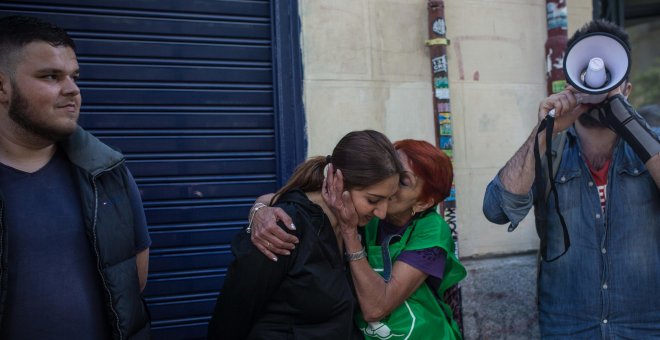 Vecinos y activistas logran parar otro desahucio en Argumosa, 11 con temor ante el cambio en la Alcaldía de Madrid