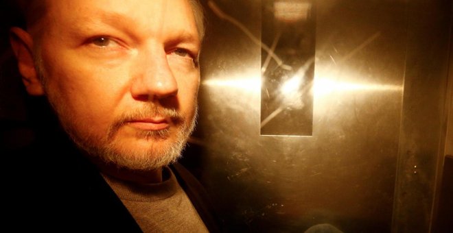 Así fue el espionaje a Assange de una empresa española