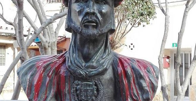 Un concejal de Vox retira el busto de Abderramán III en Cadrete (Zaragoza)