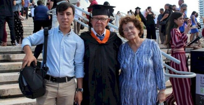 Nunca es tarde para estudiar: un hombre se gradúa en Ingeniería Industrial a los 78 años