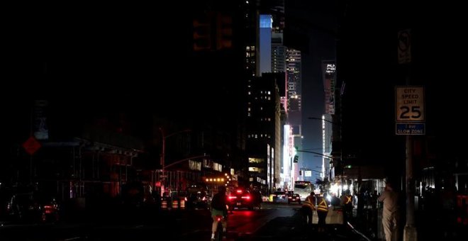 Un apagón en Manhattan deja sin luz 72.000 casas y parte de Times Square