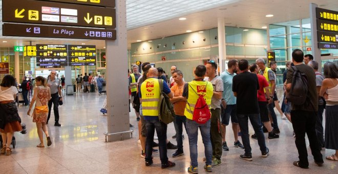El comité de huelga denuncia la actitud "temeraria" de Iberia y critica su "desidia" con los pasajeros