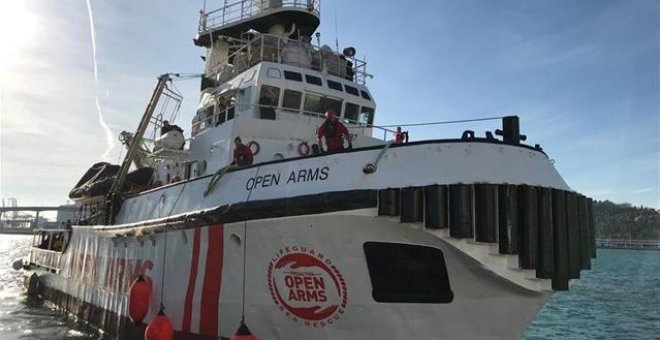 El Open Arms rescata en Malta a 40 personas, entre ellas un bebé y un niño