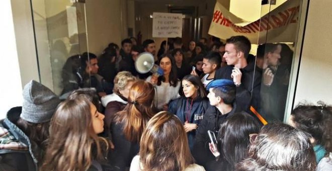 Universitarios intentan boicotear una charla sobre prostitución en la Carlos III de Madrid