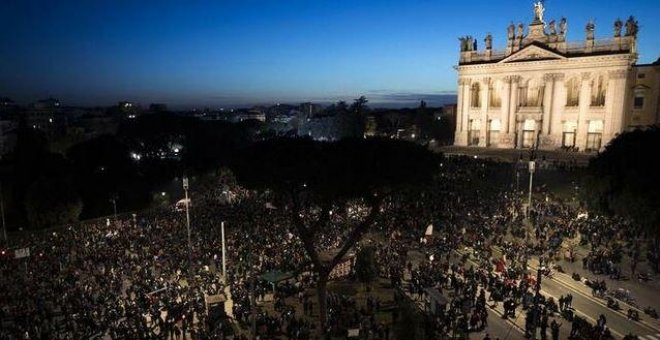 El movimiento de las sardinas se manifiesta masivamente en Roma contra el neofascismo