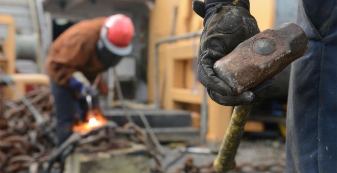 La negociación colectiva colapsa: más de la mitad de los asalariados ya trabaja sin convenio