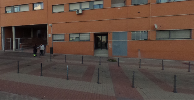 Roban los zapatos, el abrigo y la cartera a un hombre que falleció de un infarto en el barrio madrileño de Vicálvaro