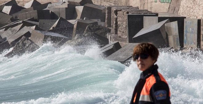 La borrasca Gloria se disipa, pero mantiene a siete provincias en riesgo por lluvias, tormentas y aludes