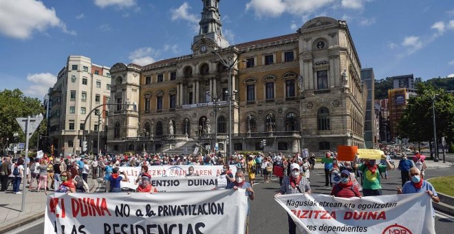 Pensionistas reclaman una "explicación veraz" sobre las muertes en las residencias de Bizkaia