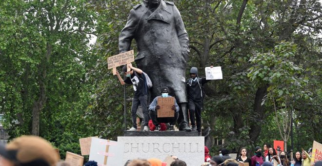 Churchill, en el pedestal… para apedrearlo