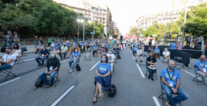 Els retrets als partits independentistes i les crides a buscar una estratègia unitària marquen la Diada més atípica