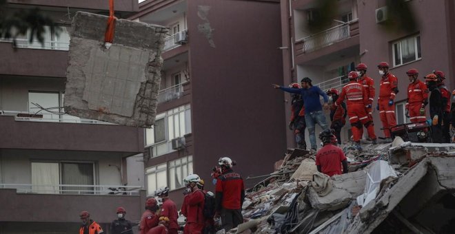 El terremoto de Turquía deja 39 muertos y un centenar de personas atrapadas bajo los escombros