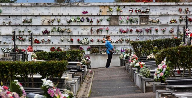 Cementerios semivacíos en un día de Todos los Santos marcado por la pandemia