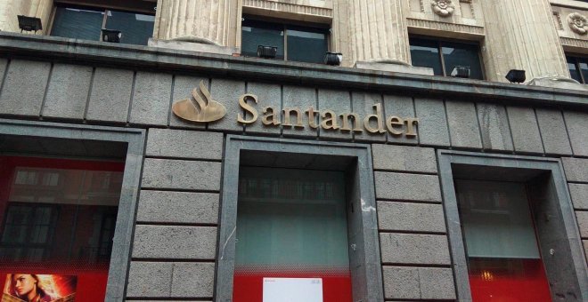 El Santander inicia las conversaciones con los sindicatos para acometer un ERE que afectará a sucursales y servicios centrales