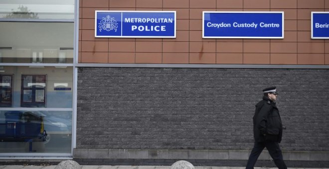 La investigación de las cloacas británicas revela tácticas policiales de novela