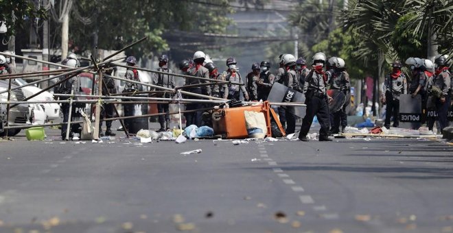 La represión en Myanmar deja al menos 18 muertos en las protestas por la democracia