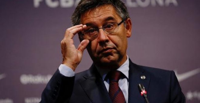 Los Mossos registran las oficinas del Barça y detienen a Josep Maria Bartomeu, que pasa la noche en comisaría