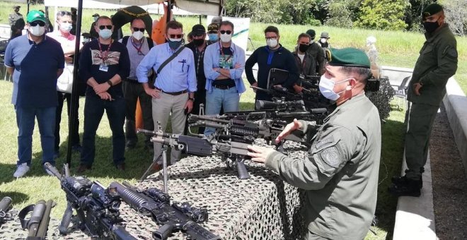 Alumnos de un máster de la Guardia Civil visitaron una escuela de antidisturbios colombianos en plena ola represiva