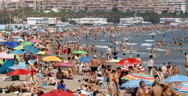 "¡Sinvergüenza! ¡En castellano!": denuncian que un socorrista increpó a una bañista en Calp por hablarle en valenciano