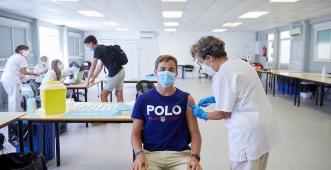 Las vacunas empiezan a caducar en Catalunya porque la demanda no repunta