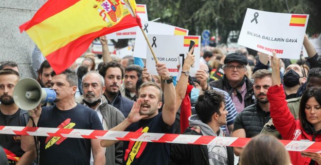 Incidentes en Mondragón tras los homenajes de PP y Vox a las víctimas del etarra Parot