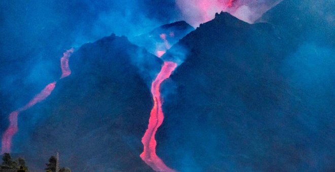 El cono del volcán de La Palma se derrumba por su flanco norte