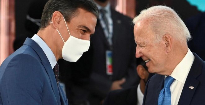 Sánchez y Biden conversan brevemente al inicio del plenario de la cumbre del G20
