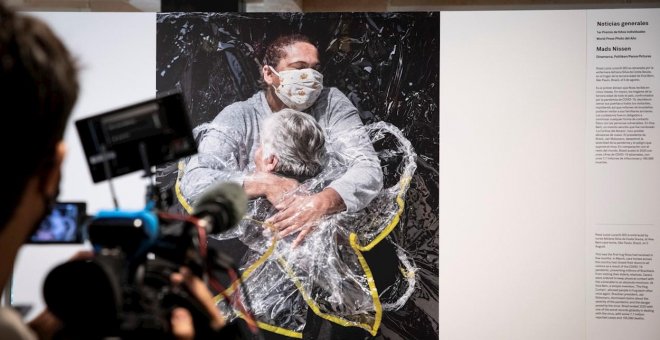 Llegan a España las imágenes del World Press Photo, un recorrido por los estragos de la pandemia