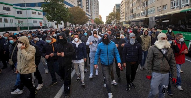 Lo que hay detrás de las barricadas de los trabajadores del metal que han vuelto a encender Cádiz