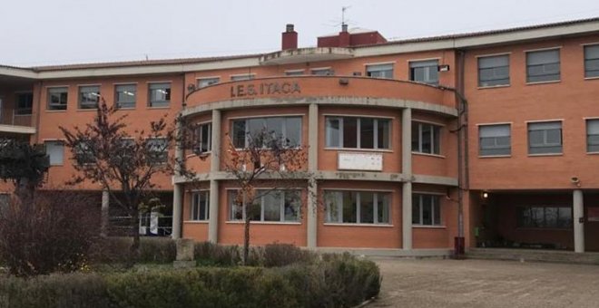 Profesores de uno de los mayores institutos de Aragón continúan dando clases pese a un brote de covid surgido tras la cena de Navidad