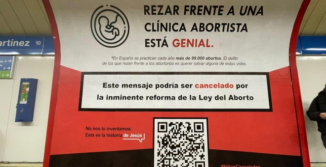 Retiran la campaña antiabortista de las marquesinas de varias ciudades y Almeida la mantiene en Madrid alegando "libertad"