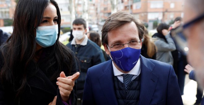 Ciudadanos compra las justificaciones de Almeida y se tapa los ojos ante el escándalo de las mascarillas