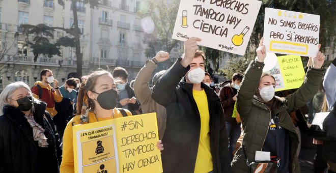 La nueva Ley de Ciencia busca atajar la precariedad de los investigadores: "La estabilidad laboral llega con 40 años"