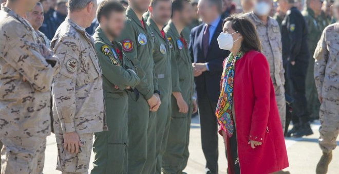 Militares españoles reivindican la "libertad ideológica" para defender a un capitán neonazi y piden vetar a 'Público'​