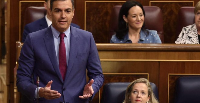 Sánchez anuncia una rebaja del IVA de la luz del 10% al 5%