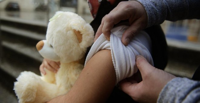 La pandemia provoca el mayor retroceso en la vacunación infantil de los últimos 30 años