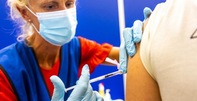 España reserva la segunda dosis de la vacuna contra la viruela del mono para las personas inmunodeprimidas