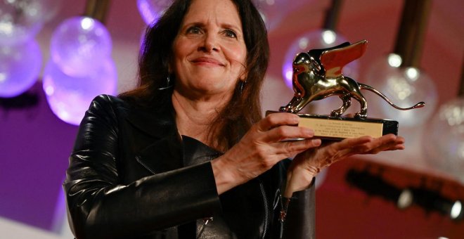 Laura Poitras se alza con el León de Oro en Venecia con un documental sobre la crisis de los opioides y el sida