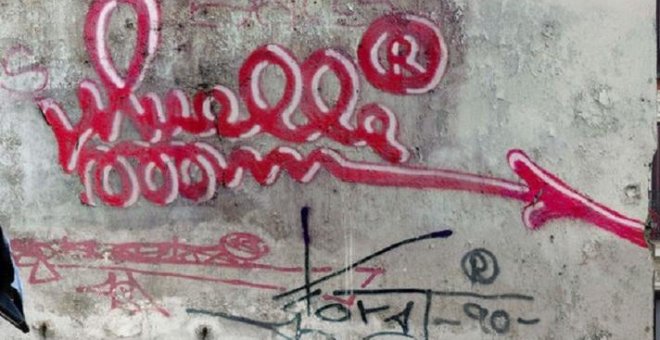 Una placa conmemorativa recuerda a 'Muelle' en Madrid, el primer grafitero español que le puso color a los 80