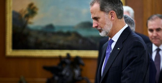 Felipe VI vuelve por Navidad tras otro año de escándalos, silencios y descrédito institucional