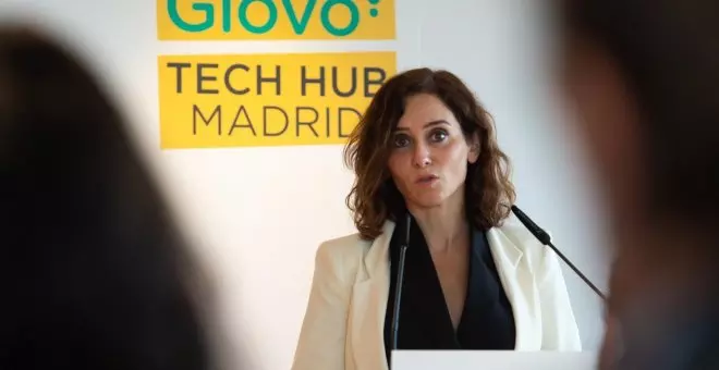 Ayuso patrocina el lavado de imagen de Glovo con un acuerdo para que la empresa lleve comida a las personas vulnerables