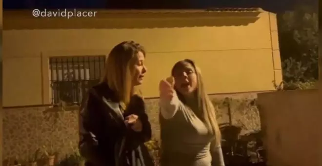 Una mujer denuncia el ataque xenófobo de dos jóvenes tras provocarle un accidente de tráfico