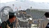 Muere al menos un soldado de la OTAN y seis civiles resultan heridos en un atentado en Kabul
