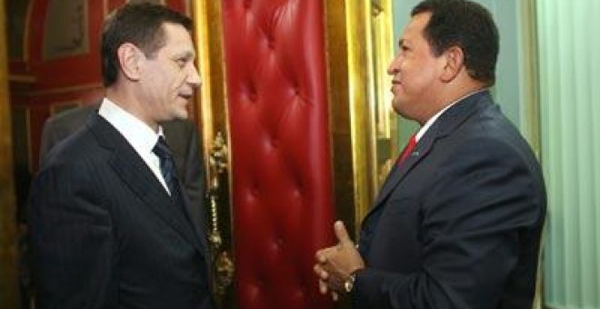 Chávez vuelve a ganar por la mano a la oposición