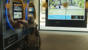 La Caixa mejora la accesibilidad para discapacitados de sus servicios financieros